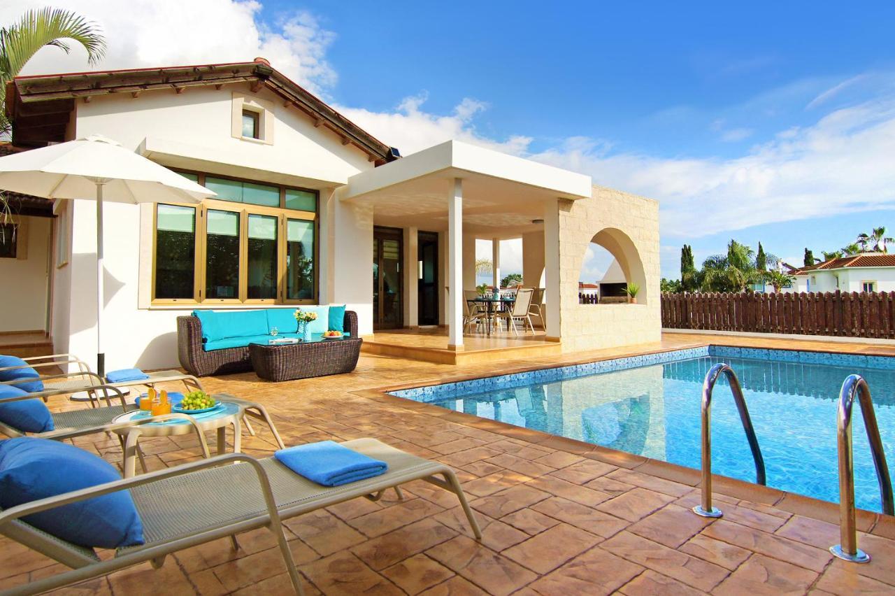 Villa Merry Ayia Napa Exteriör bild