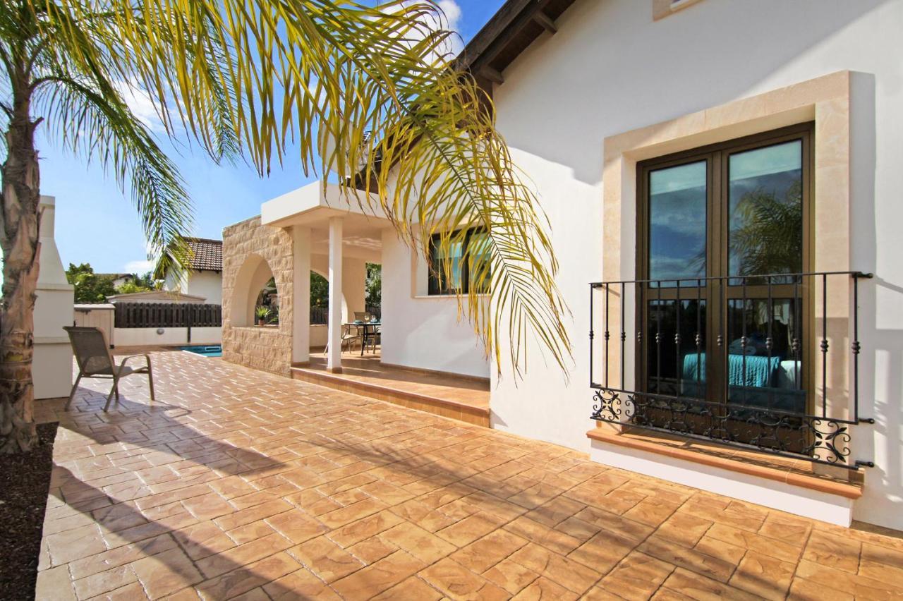 Villa Merry Ayia Napa Exteriör bild