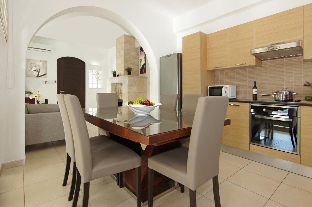 Villa Merry Ayia Napa Exteriör bild