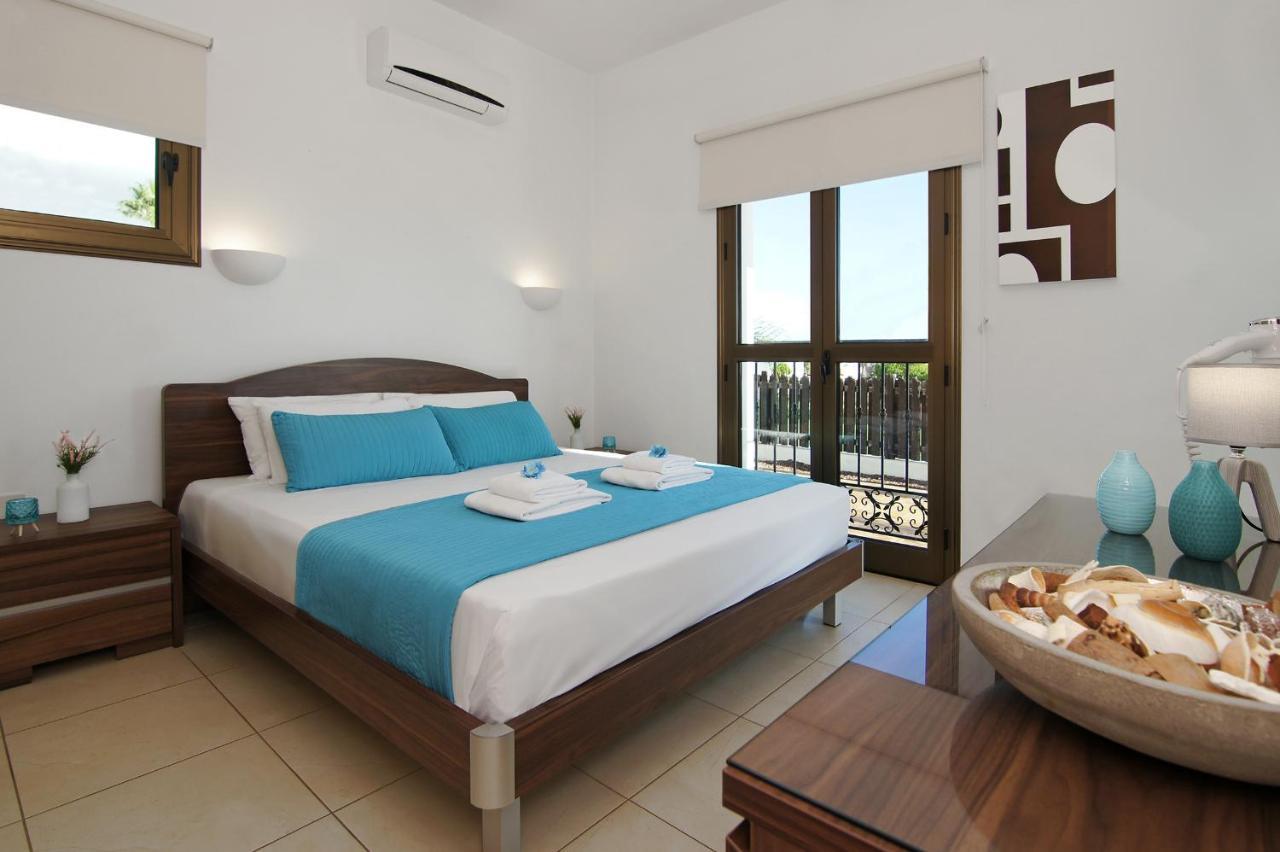 Villa Merry Ayia Napa Exteriör bild